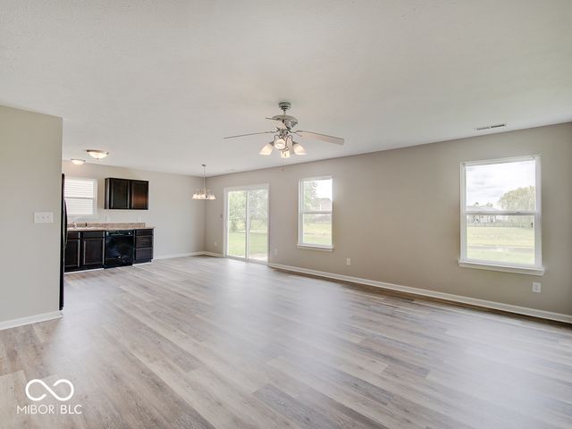 1404 Graybark Street, Sheridan, IN 46069