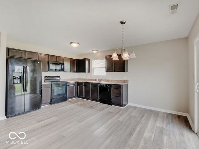 1404 Graybark Street, Sheridan, IN 46069