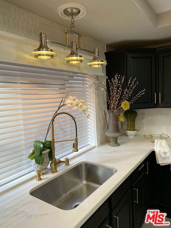 Image 17 of property listing at 26345 W Bravo Lane, Calabasas, CA 91302