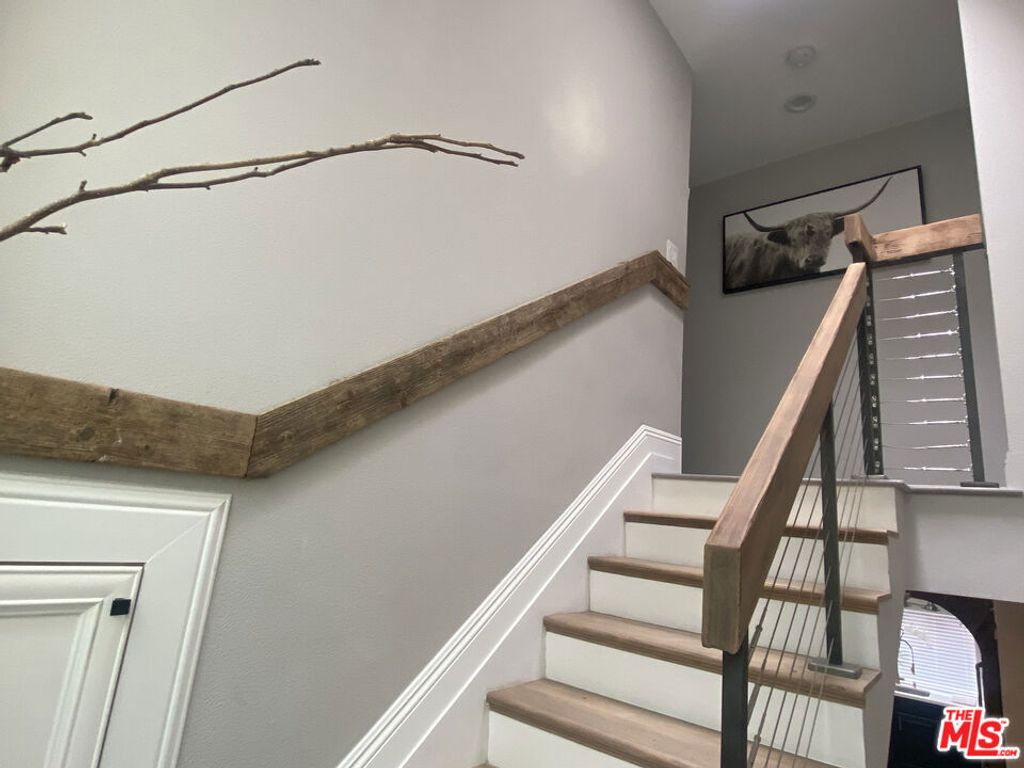 Image 25 of property listing at 26345 W Bravo Lane, Calabasas, CA 91302