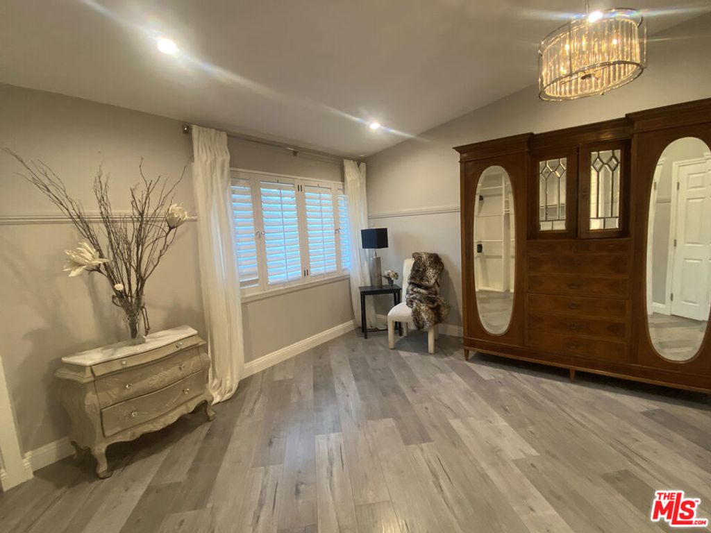 Image 27 of property listing at 26345 W Bravo Lane, Calabasas, CA 91302