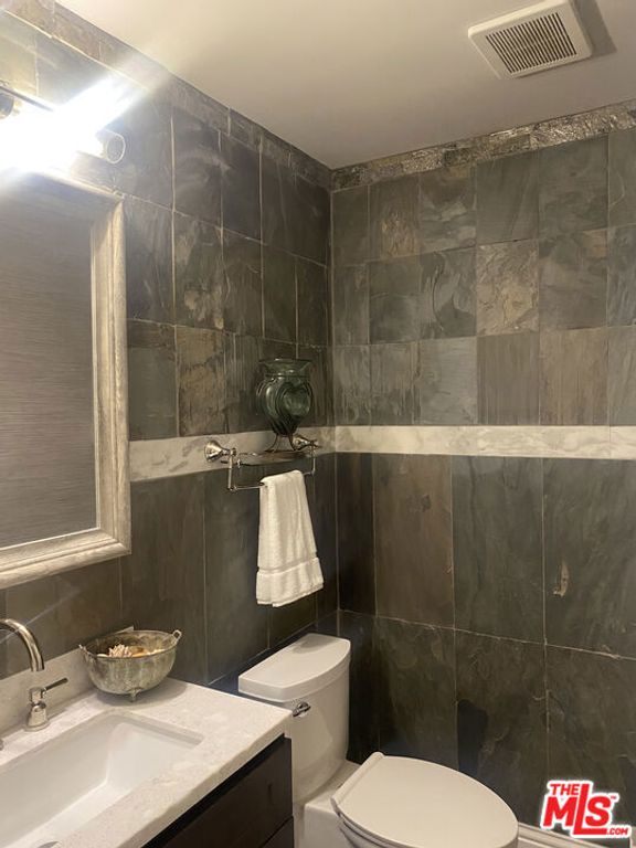 Image 43 of property listing at 26345 W Bravo Lane, Calabasas, CA 91302