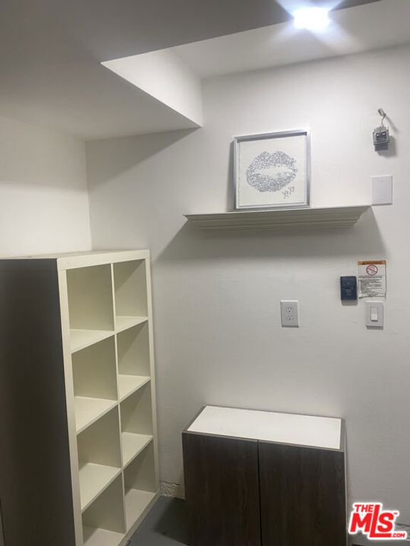 Image 46 of property listing at 26345 W Bravo Lane, Calabasas, CA 91302