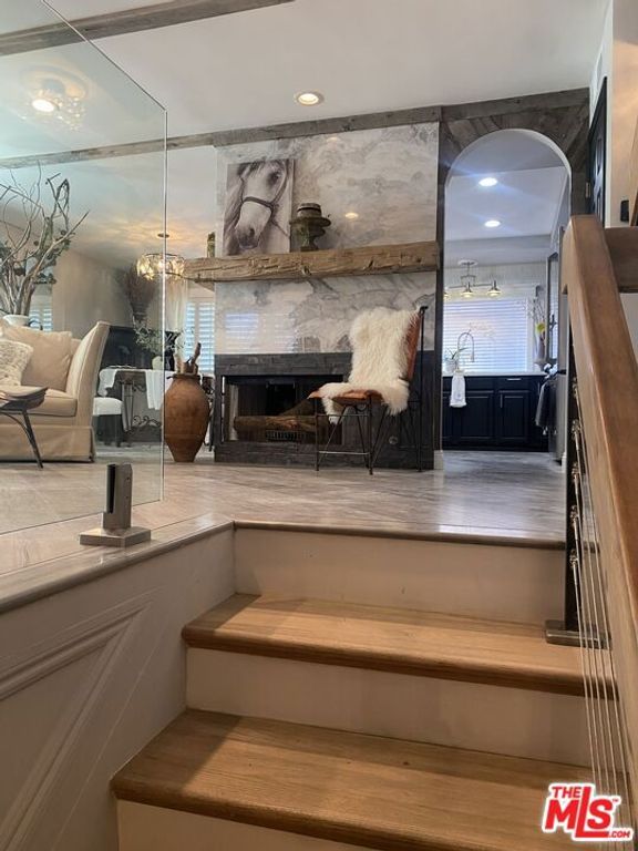 Image 5 of property listing at 26345 W Bravo Lane, Calabasas, CA 91302