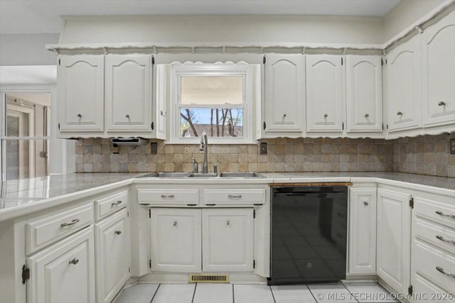 6602 E 88th Place, Tulsa, OK 74133