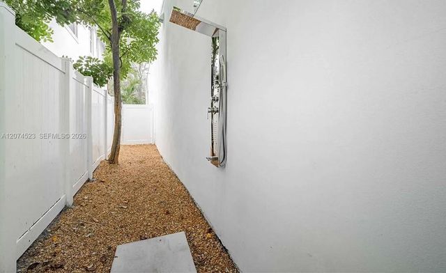 607 SE 6th Street, Fort Lauderdale, FL 33301