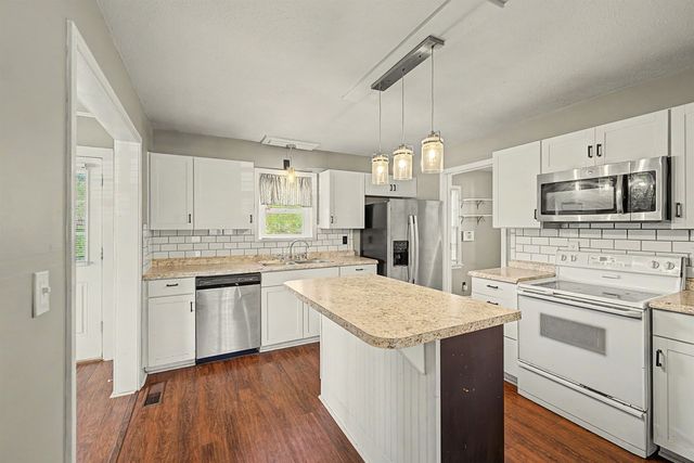 524 W Wilson St, Salina, KS 67401