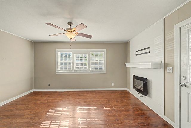 524 W Wilson St, Salina, KS 67401