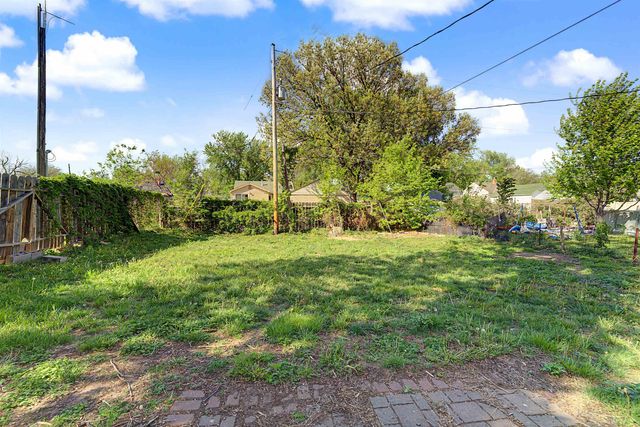 524 W Wilson St, Salina, KS 67401