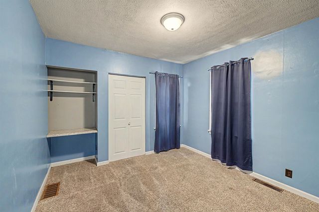 524 W Wilson St, Salina, KS 67401