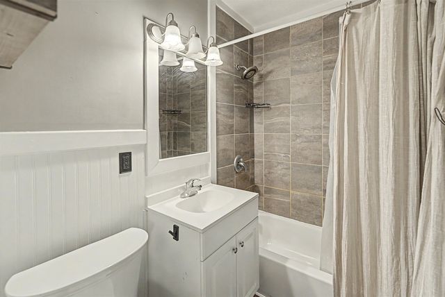 524 W Wilson St, Salina, KS 67401