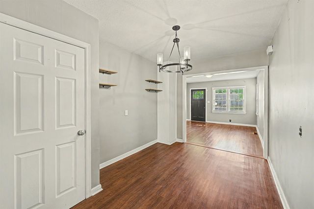 524 W Wilson St, Salina, KS 67401