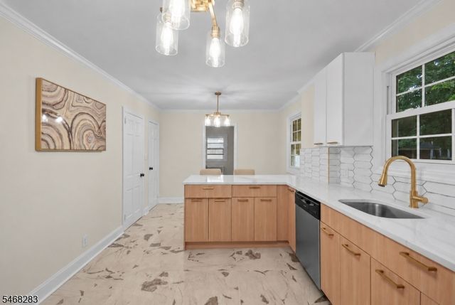 825 Bishop St, Union Twp., NJ 07083