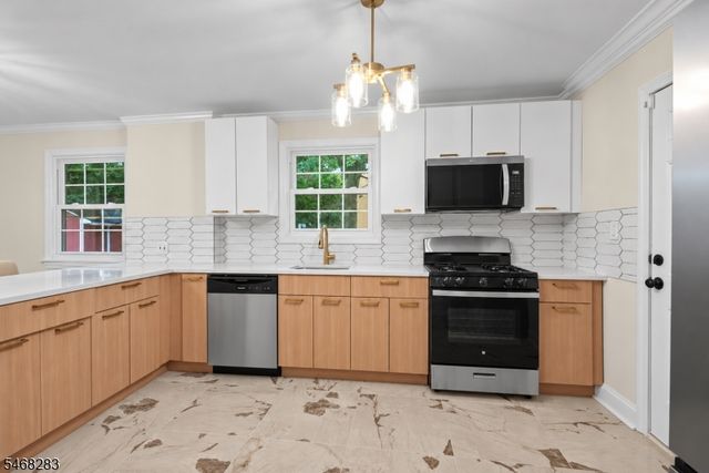825 Bishop St, Union Twp., NJ 07083