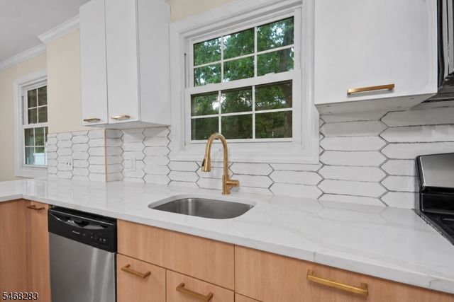 825 Bishop St, Union Twp., NJ 07083