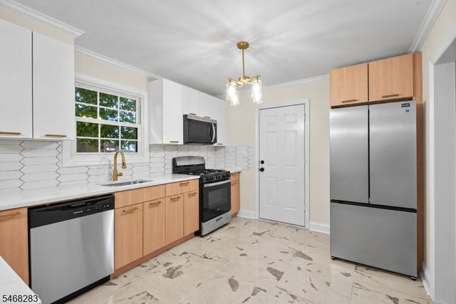 825 Bishop St, Union Twp., NJ 07083