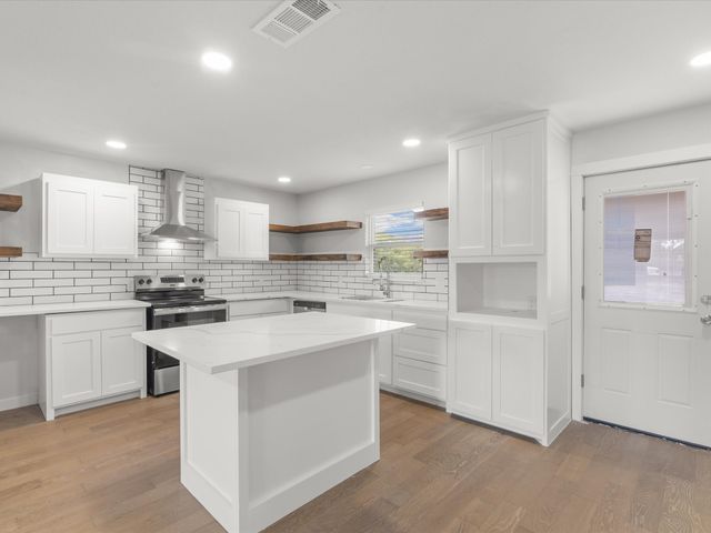 526 Jack Grace Hill Road, Bowie, TX 76230