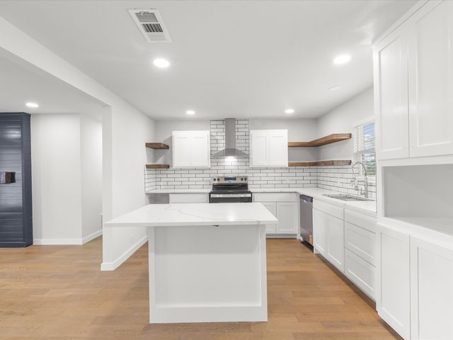 526 Jack Grace Hill Road, Bowie, TX 76230