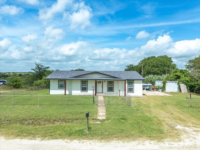 526 Jack Grace Hill Road, Bowie, TX 76230