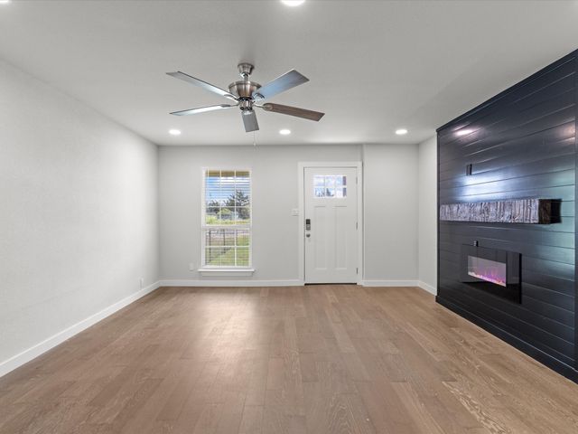 526 Jack Grace Hill Road, Bowie, TX 76230