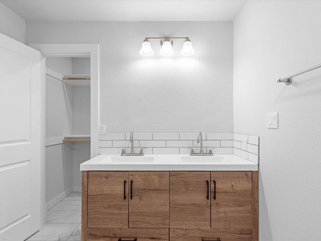 526 Jack Grace Hill Road, Bowie, TX 76230