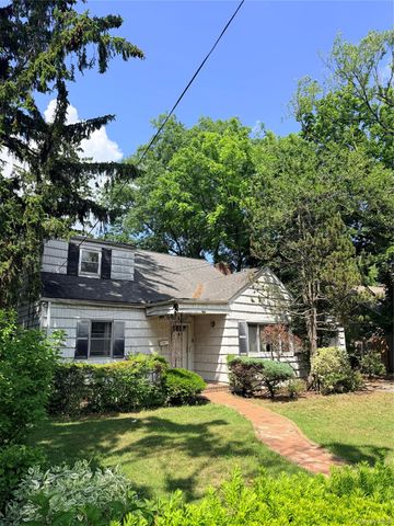 182 E Rockaway Road, Hewlett, NY 11557