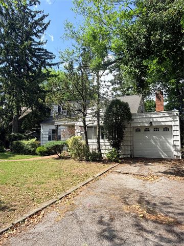 182 E Rockaway Road, Hewlett, NY 11557