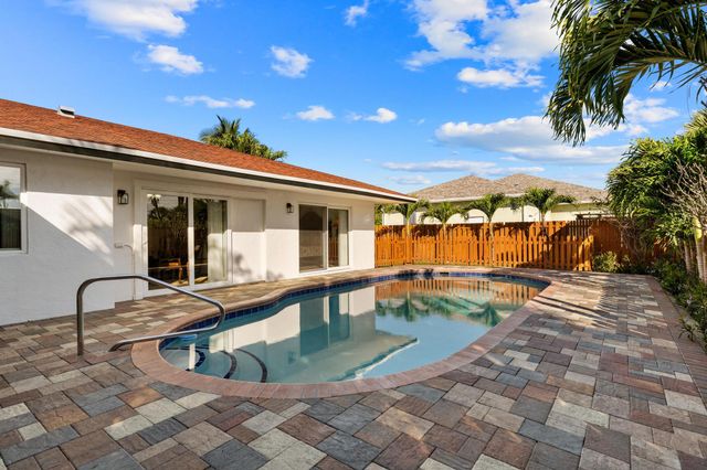 7410 Venetian Way, Lake Clarke Shores, FL 33406