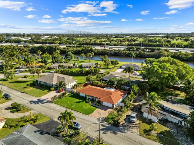 7410 Venetian Way, Lake Clarke Shores, FL 33406