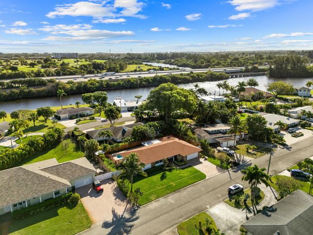 7410 Venetian Way, Lake Clarke Shores, FL 33406