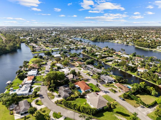 7410 Venetian Way, Lake Clarke Shores, FL 33406