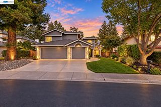 749 Sweet Water Dr, Danville, CA 94506