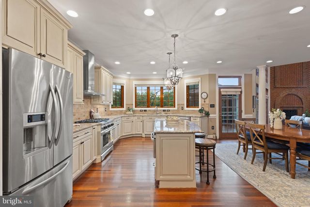 5452 CHANDLEY FARM CIR, Centreville, VA 20120