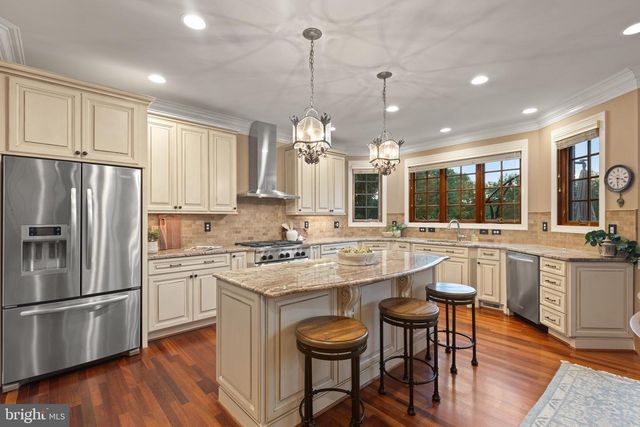 5452 CHANDLEY FARM CIR, Centreville, VA 20120