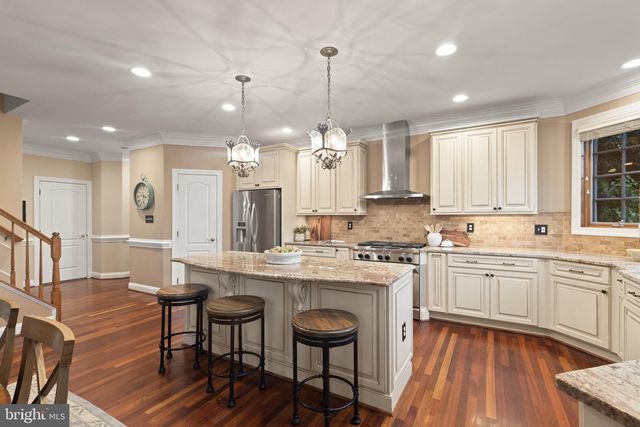 5452 CHANDLEY FARM CIR, Centreville, VA 20120