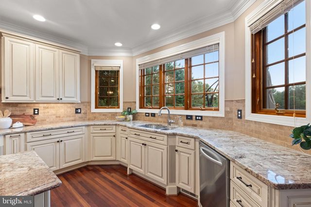 5452 CHANDLEY FARM CIR, Centreville, VA 20120