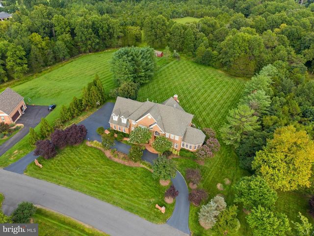 5452 CHANDLEY FARM CIR, Centreville, VA 20120
