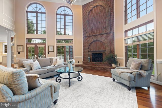 5452 CHANDLEY FARM CIR, Centreville, VA 20120