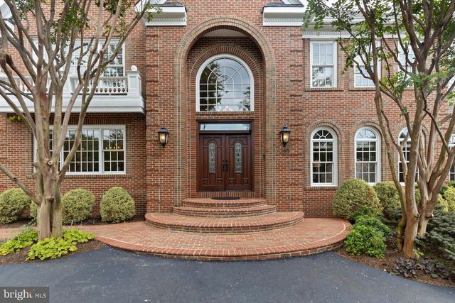 5452 CHANDLEY FARM CIR, Centreville, VA 20120