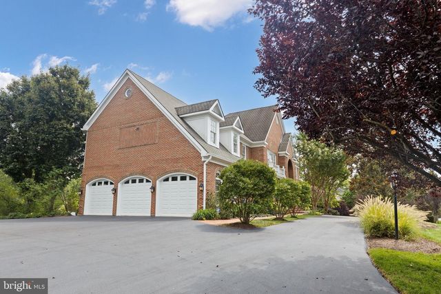 5452 CHANDLEY FARM CIR, Centreville, VA 20120