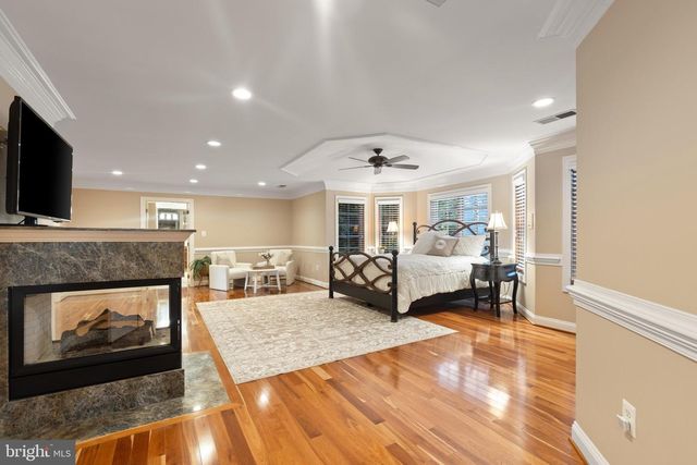5452 CHANDLEY FARM CIR, Centreville, VA 20120