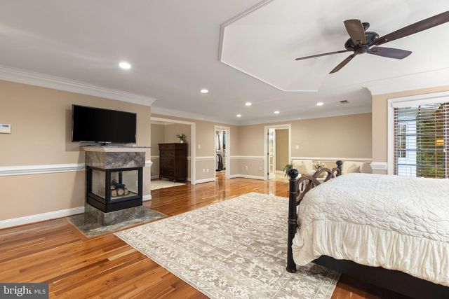 5452 CHANDLEY FARM CIR, Centreville, VA 20120