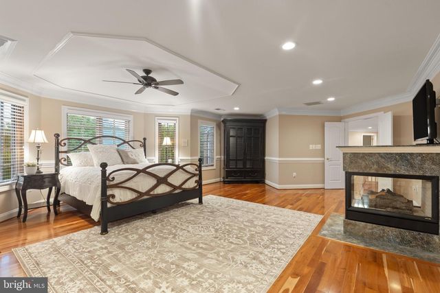 5452 CHANDLEY FARM CIR, Centreville, VA 20120