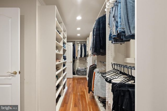 5452 CHANDLEY FARM CIR, Centreville, VA 20120