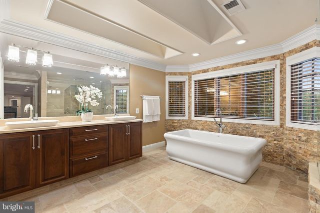 5452 CHANDLEY FARM CIR, Centreville, VA 20120