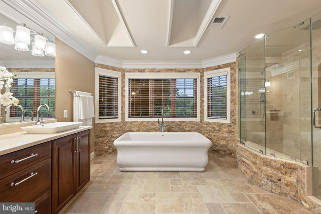 5452 CHANDLEY FARM CIR, Centreville, VA 20120