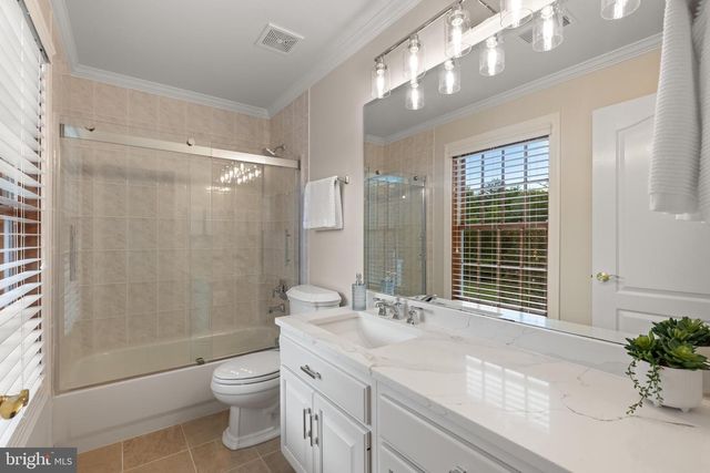 5452 CHANDLEY FARM CIR, Centreville, VA 20120