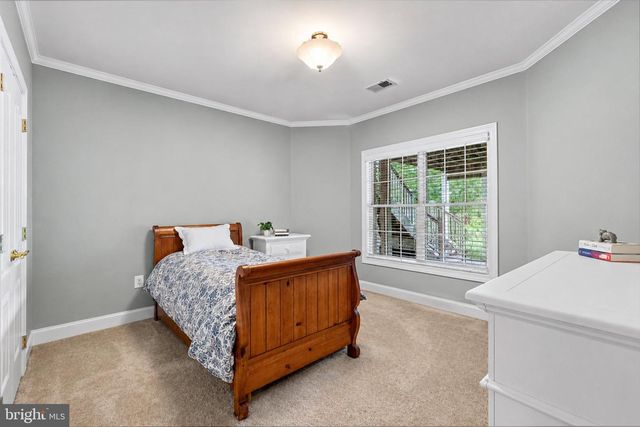 5452 CHANDLEY FARM CIR, Centreville, VA 20120