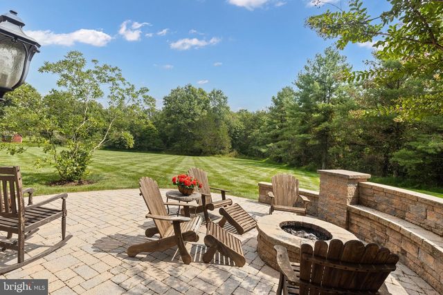 5452 CHANDLEY FARM CIR, Centreville, VA 20120