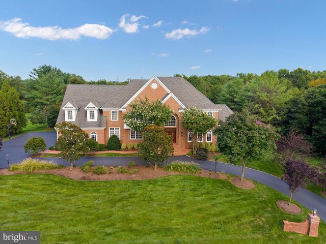5452 CHANDLEY FARM CIR, Centreville, VA 20120